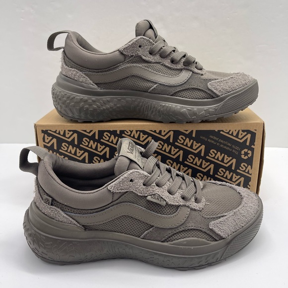 Vans Shoes - Vans WMN Mte Ultrarange Neo Vr3
Mono Bungee Cord
VN000CWE9JC Sneakers